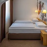 Piramida Hotel 4*