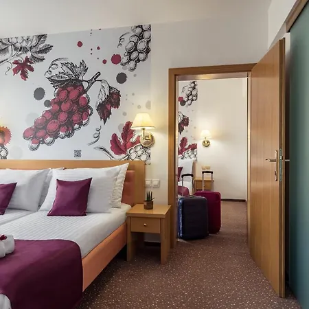 Piramida Hotel 4*