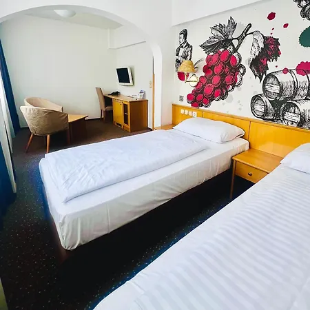 Piramida Hotel 4*