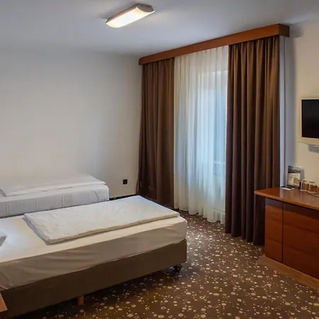 Piramida Hotel 4*