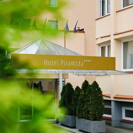 Piramida 4* Marburgo