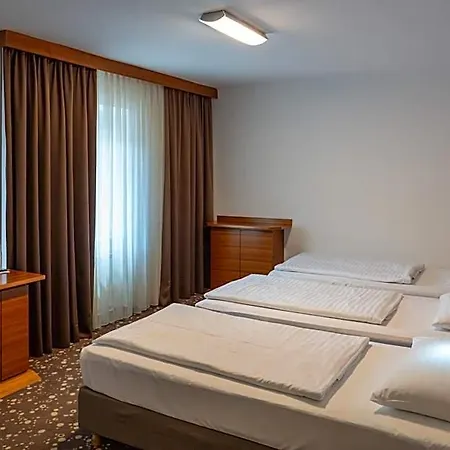 Piramida Hotel 4*