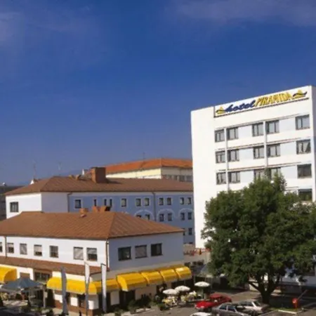 מלון Piramida 4*