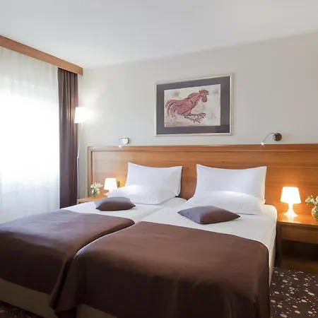 Piramida Hotel 4*