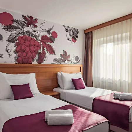 Piramida Hotel 4*