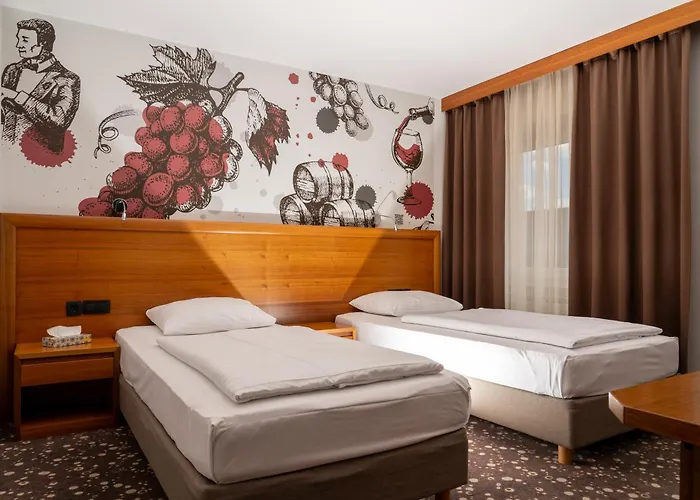 Piramida 4* Μαριμπόρ