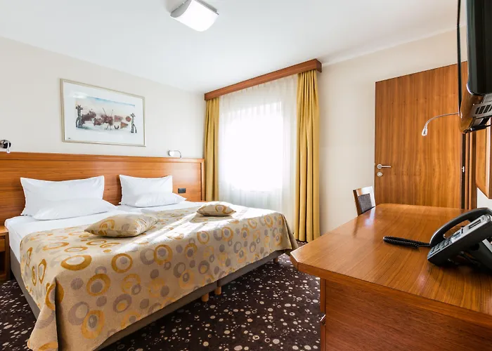 Ξενοδοχείο Piramida 4*