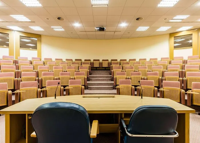 Ξενοδοχείο Piramida 4*